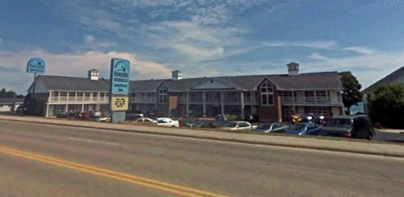Baymont St Ignace (Georgian House) - Kewadin Casino Lakefront Inn (newer photo)